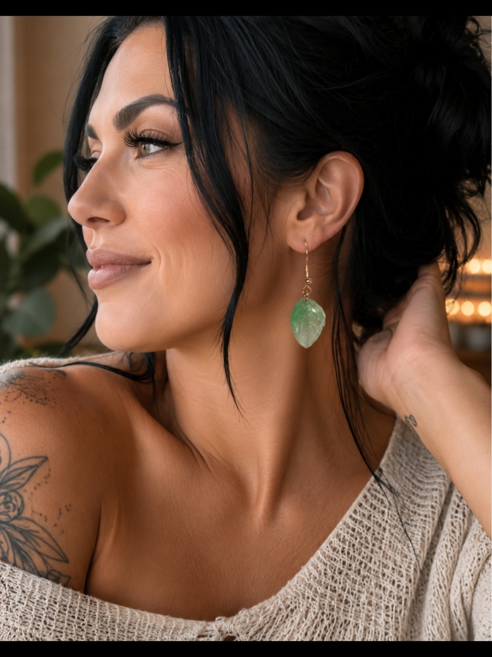 Vintage Handcrafted Carved Jade Leaf Dangle Earrings Gold Hooks Boho Jewelry - Picture 2 of 2